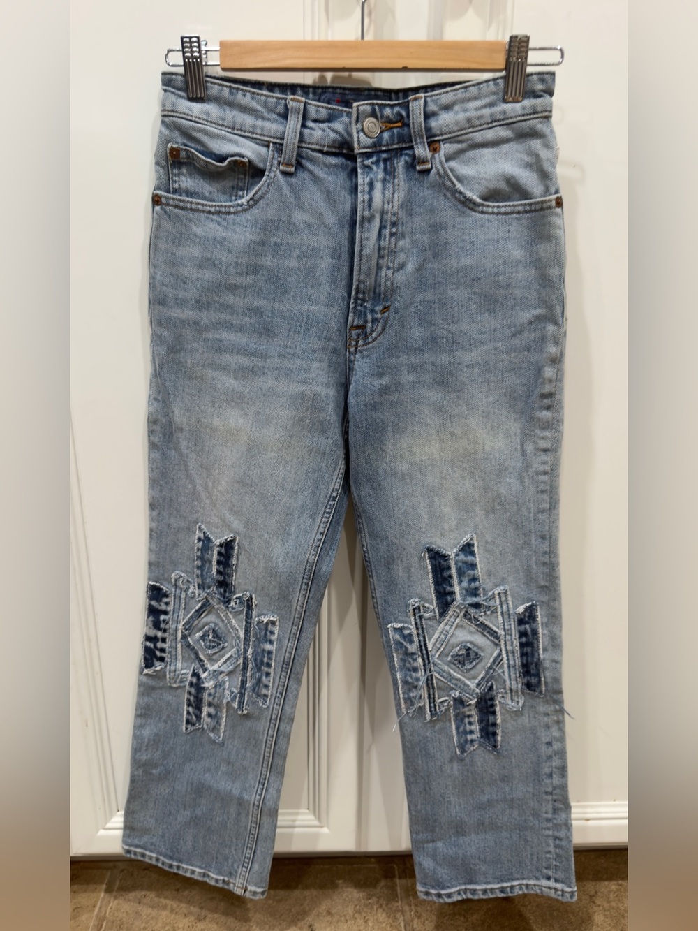 Lucky Brand Light Blue Straight Jeans with Dark Blue Knee Embroidery